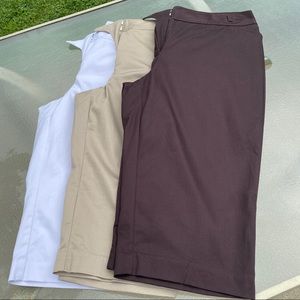 Plus size worthington capri bundle 16W